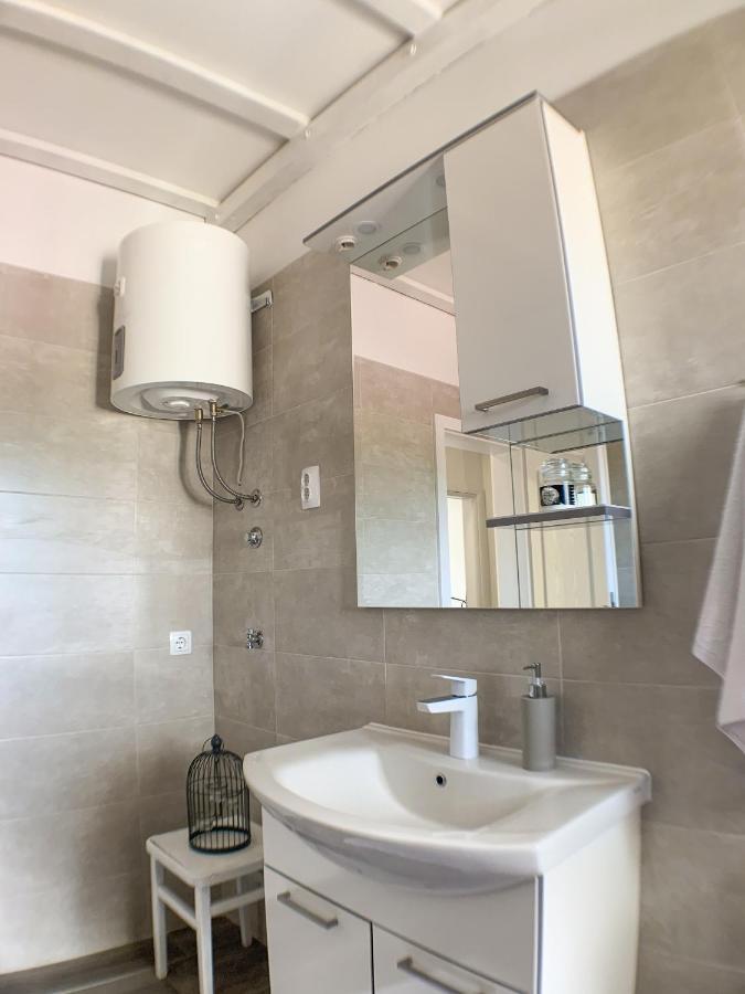 Apartmani Carnizza Razanac Bagian luar foto