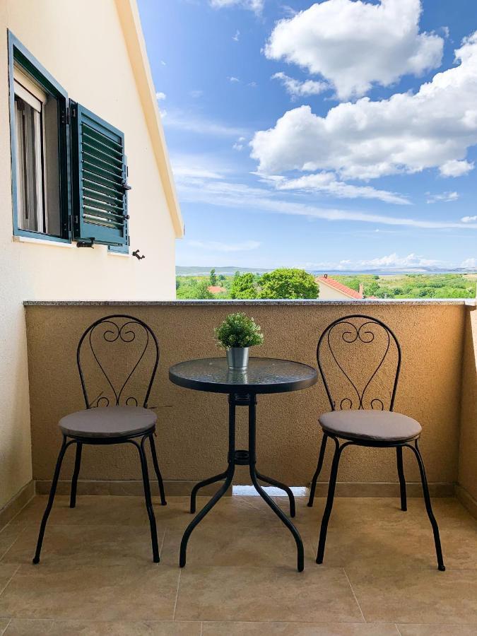 Apartmani Carnizza Razanac Bagian luar foto